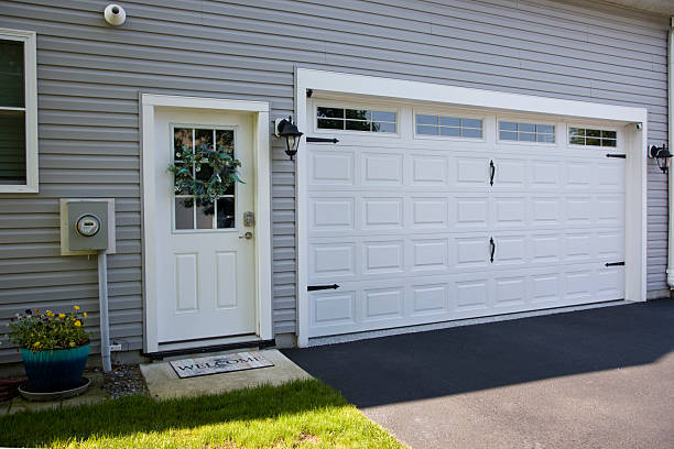 24/7 Emergency Garage Door Panel Replacement experts in Washington County County, ME